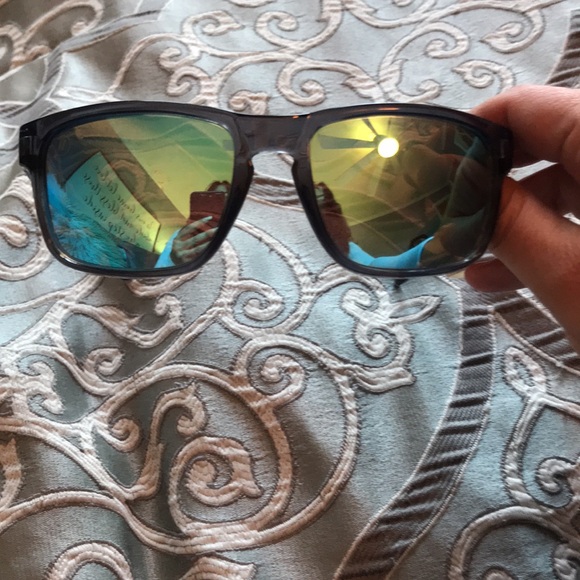 Blenders Canyon North Point Blue mirror lens sunglasses - Picture 6 of 13